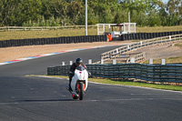 enduro-digital-images;event-digital-images;eventdigitalimages;mallory-park;mallory-park-photographs;mallory-park-trackday;mallory-park-trackday-photographs;no-limits-trackdays;peter-wileman-photography;racing-digital-images;trackday-digital-images;trackday-photos